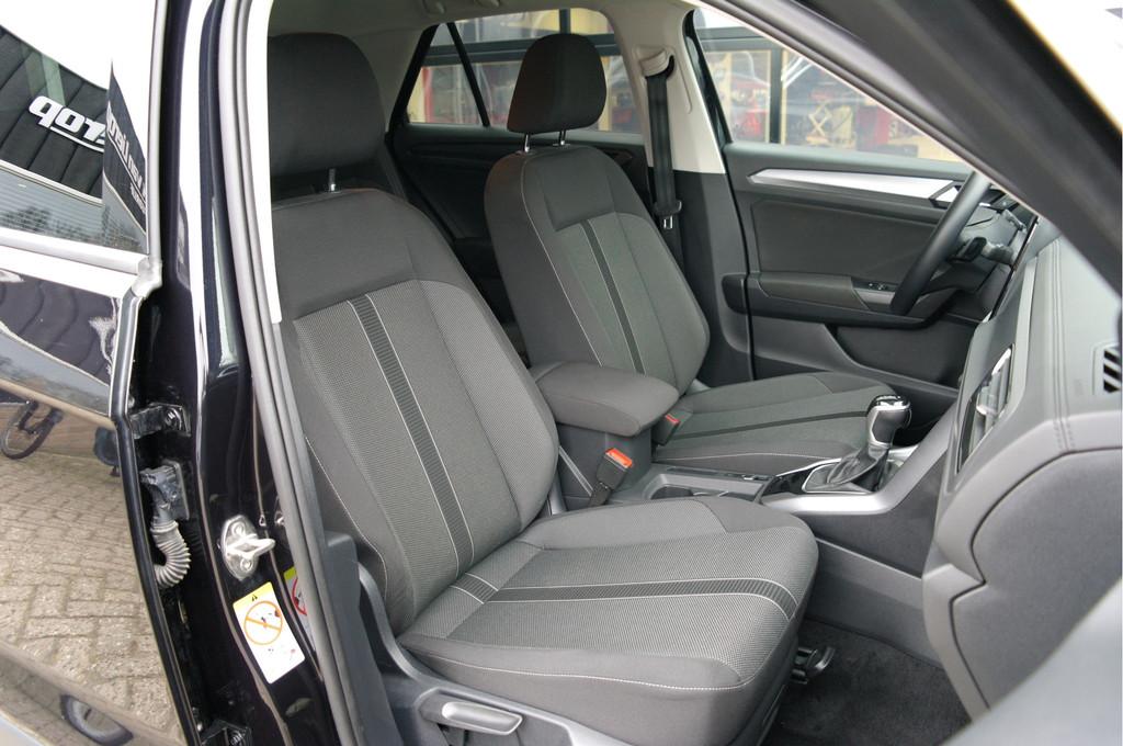 Volkswagen T-Roc 1.5 TSI Life Business | Adap.Cruise | Carpl, Stof, 4 cilinders, 150 pk, Zwart