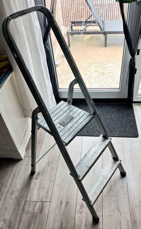 Robuuste huishoudtrap Exelsior, Doe-het-zelf en Verbouw, Ladders en Trappen, Ophalen, Gebruikt, Trap, Opvouwbaar of Inschuifbaar