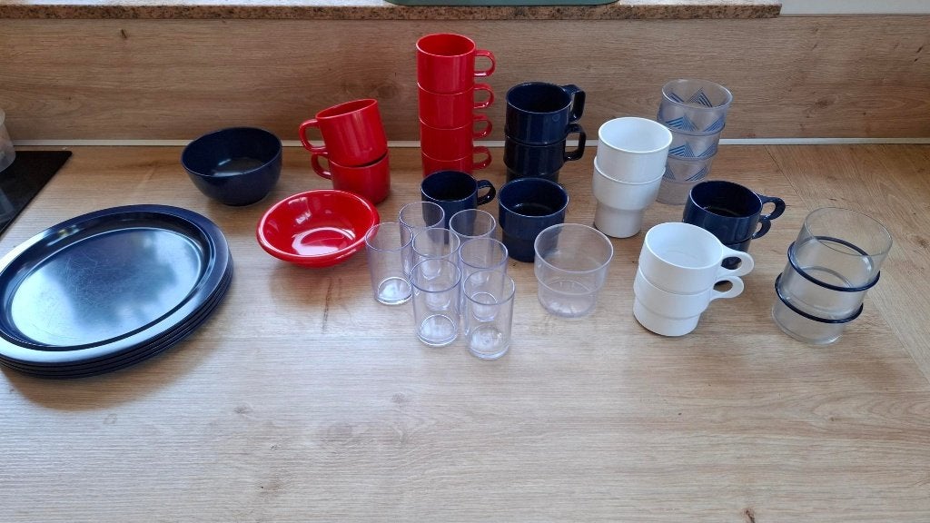 Camping - vakantie servies Mepal, Tupperware en overig, Caravans en Kamperen, Kampeeraccessoires, Ophalen of Verzenden, Zo goed als nieuw
