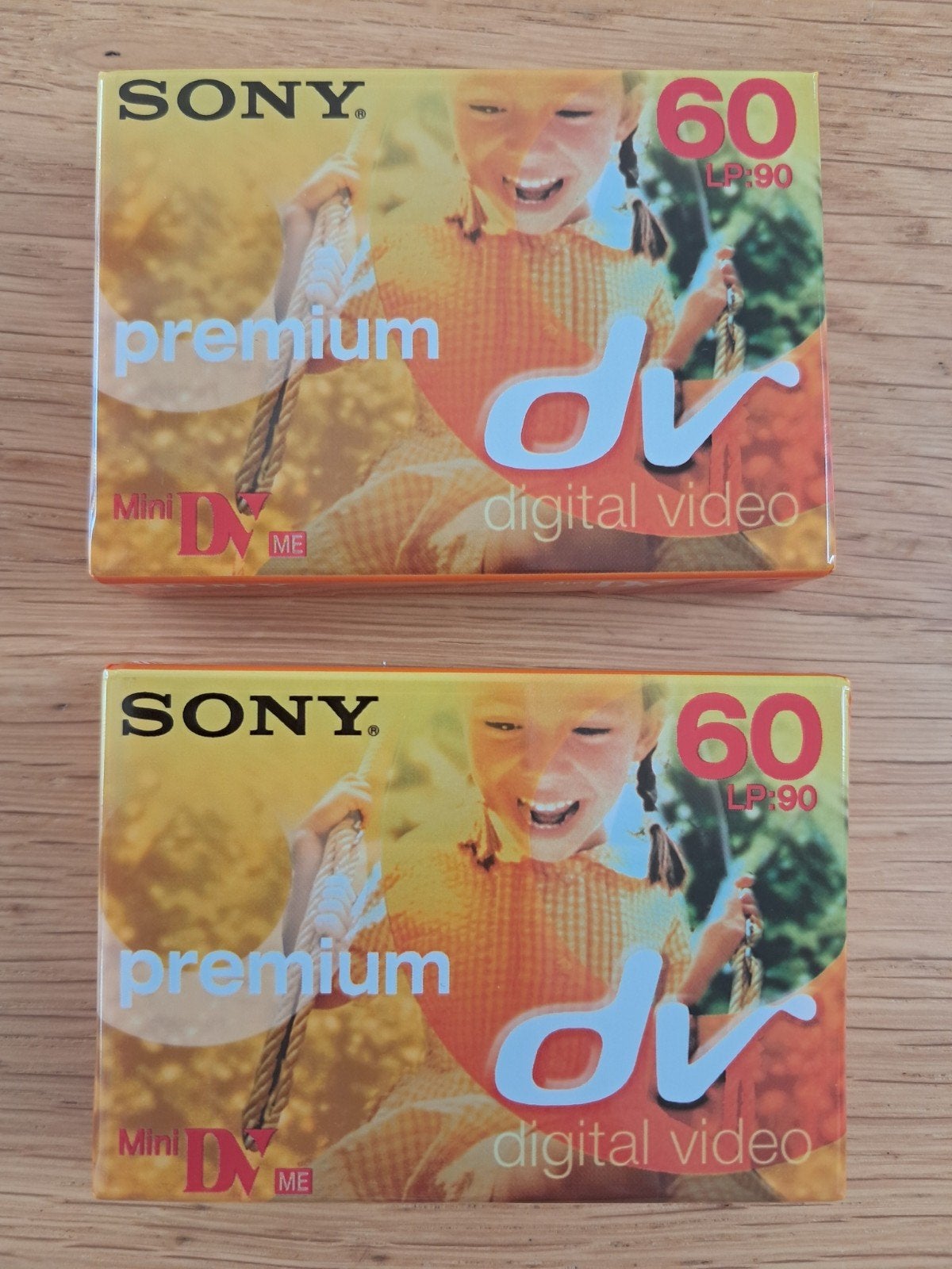 2x Sony Premium Mini DV ME 60/90 minuten videobanden, Ophalen of Verzenden, Nieuw, Overige typen