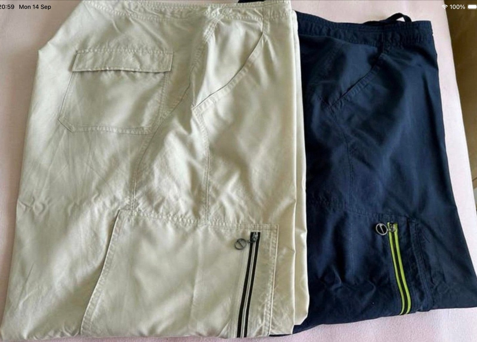 Set van 2 Nike heren korte broeken - Beige & Donkerblauw, Kleding | Heren, Ophalen of Verzenden, Zo goed als nieuw, Maat 52/54 (L)