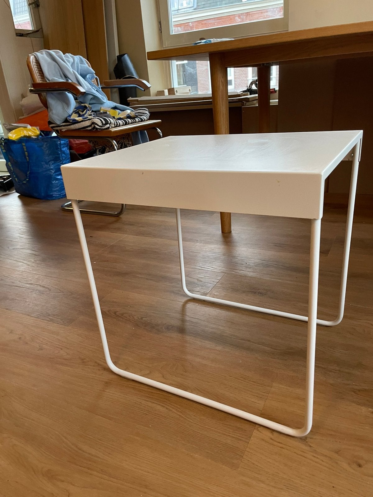 Stalen ikea bijzettafeltje, Huis en Inrichting, Ophalen, Minder dan 55 cm, Metaal of Aluminium, Zo goed als nieuw