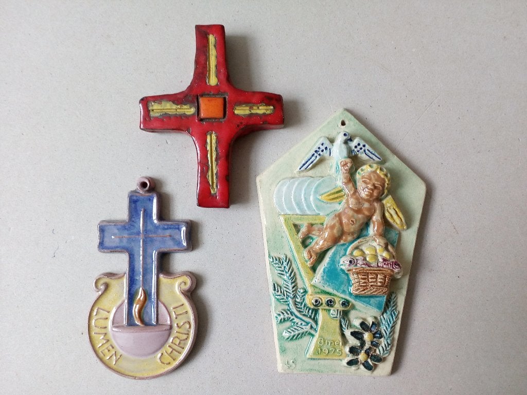 Vintage kruisjes/plaquette.Keramiek.. Pr.per stuk., Antiek en Kunst, Ophalen of Verzenden
