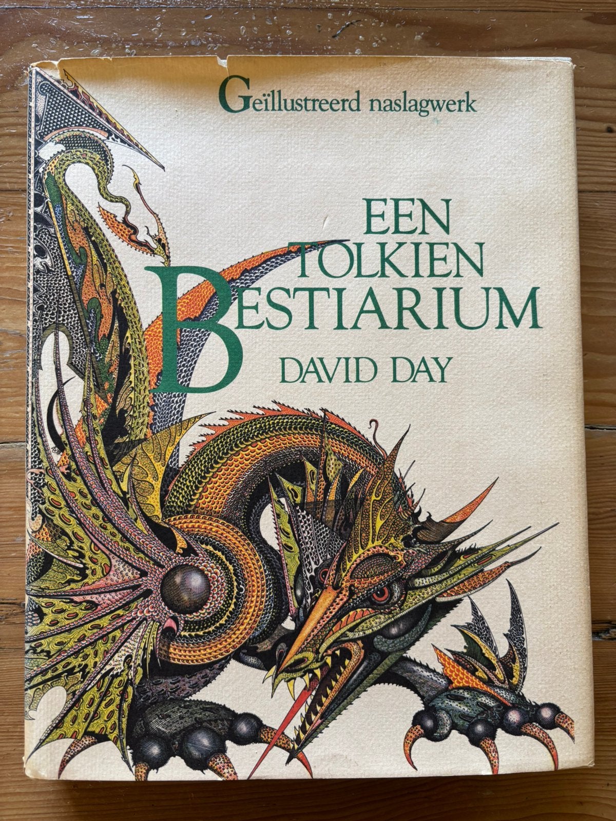 Een Tolkien Bestarium - David Day, Ophalen of Verzenden, Gelezen