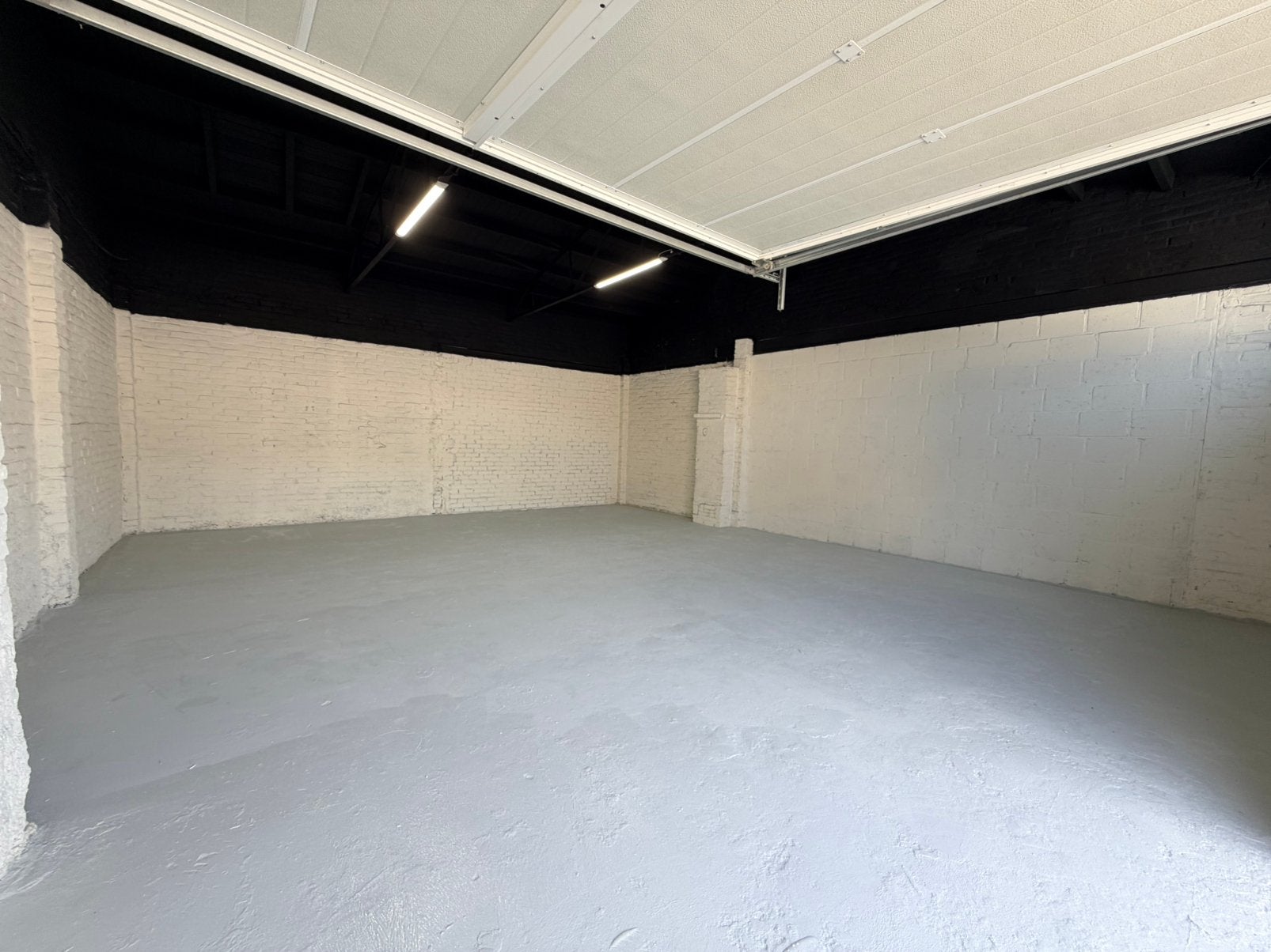 Te huur Bedrijfspand / garage / loods Centrum Hoensbroek, Zakelijke goederen, 50 m², Huur, Opslag of Loods