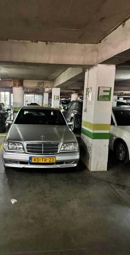 Mercedes-Benz C-Klasse 1.8 C180 Sedan Sport  1998  Zilver, Achterwielaandrijving, 4 cilinders, 1799 cc, 122 pk