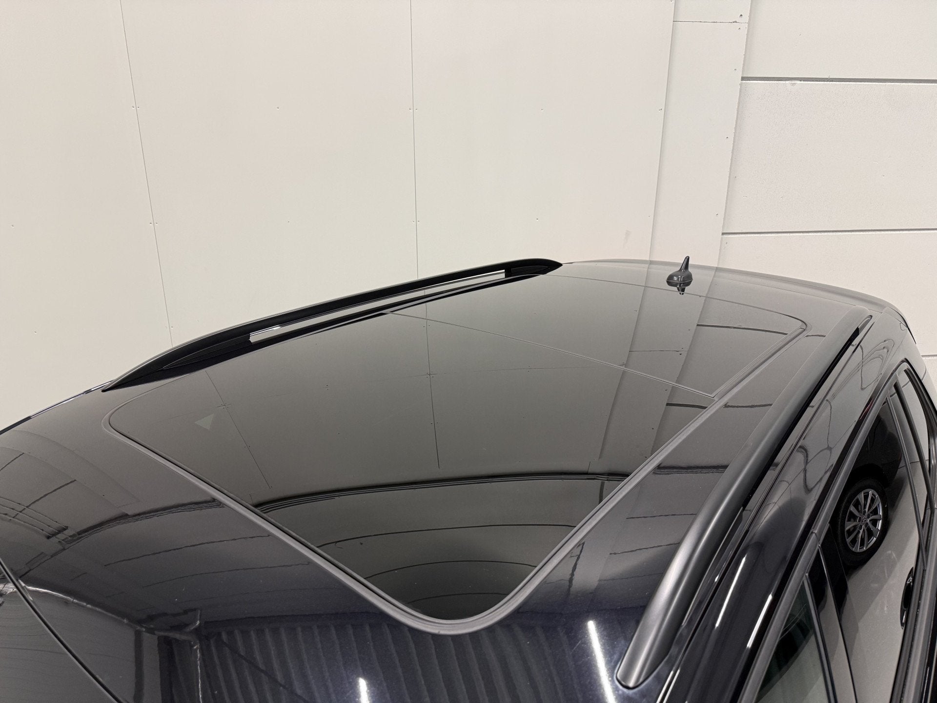 Foto 52 van Volkswagen Tiguan 2.0 TSI 4Motion 3x R-Line BLACK PANO/VOL-L