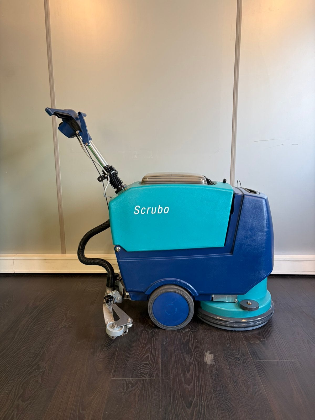 Schrobmachine | Wetrok Scrubo | Nieuw accupakket, Doe-het-zelf en Verbouw, Ophalen of Verzenden, Gebruikt, Schrobmachine