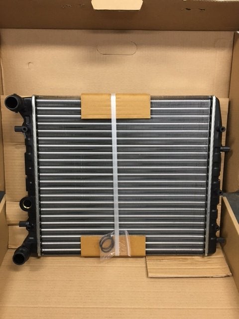 Radiateur Seat/Skoda/VW vanaf 1997 nieuw in doos., Niet ingevuld, Niet ingevuld, Nieuw, Ophalen of Verzenden