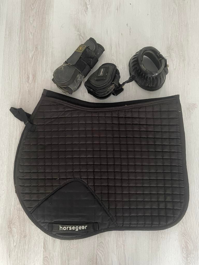 Zwart horsegear met toebehoeren, Ophalen of Verzenden, Zo goed als nieuw