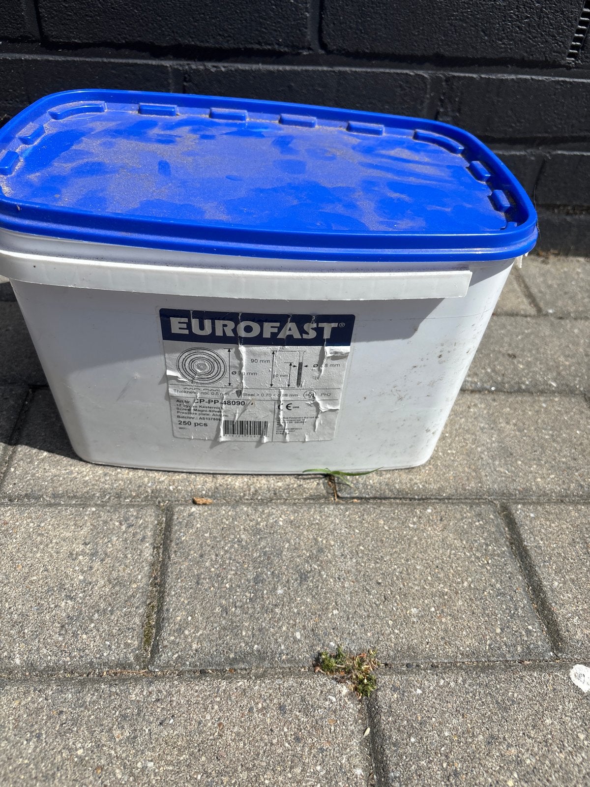 Eurofast isolatiepluggen met  schroeven, Ophalen, Nieuw, 50 tot 100 mm, Schroeven