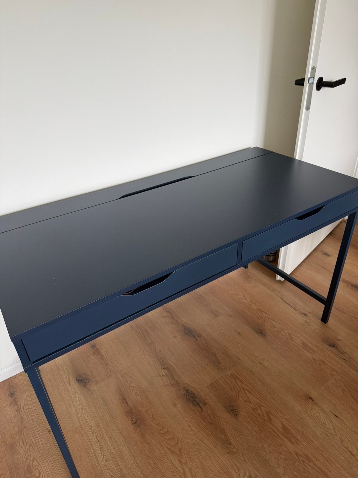 IKEA ALEX Bureau – Blauw/Navy Blue – 132 x 58 cm, Ophalen, Gebruikt, 132 cm, Spaanplaat of MDF
