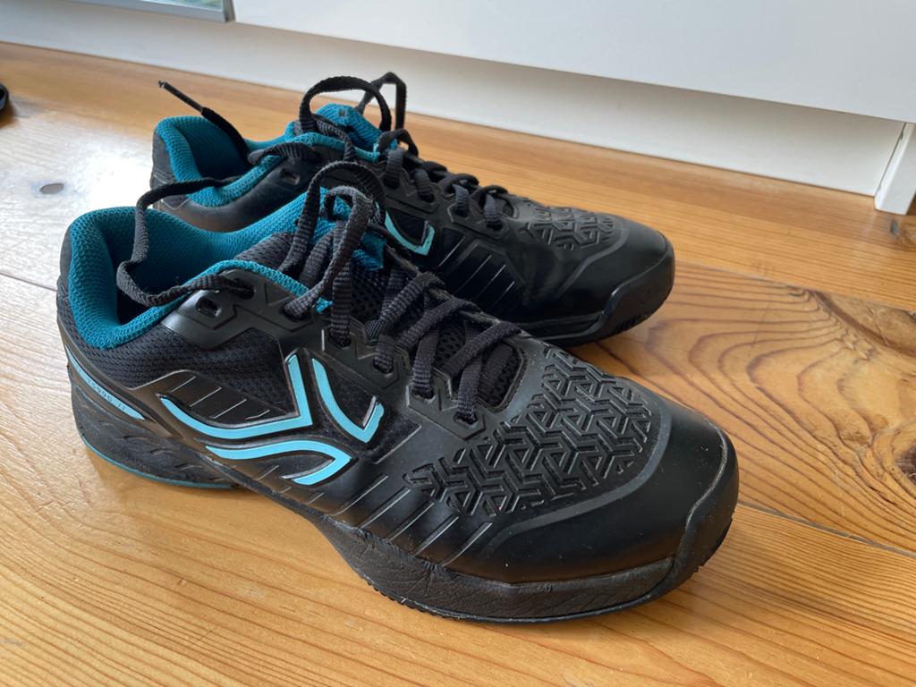 Tennisschoenen 38 en kleding voor kinderen (Artenego), Overige merken, Gebruikt, L00, Ophalen of Verzenden