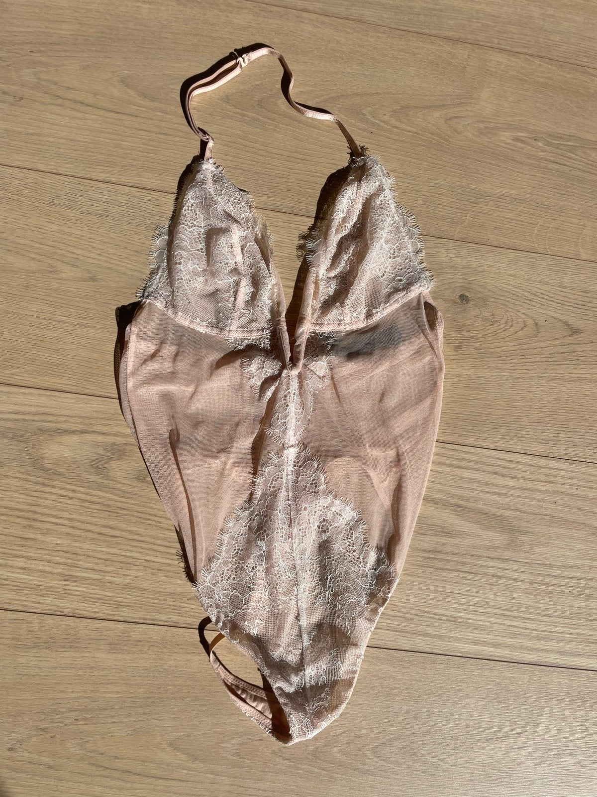 Victoria's Secret Body - Lichtroze/Nude Halter Top Maat M, Kleding | Dames, Ophalen of Verzenden, Roze, Body of Korset