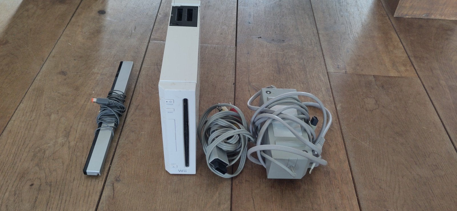Wii console met 5 controllers, veel spellen en accessoires, Ophalen of Verzenden, Gebruikt, Met 3 controllers of meer
