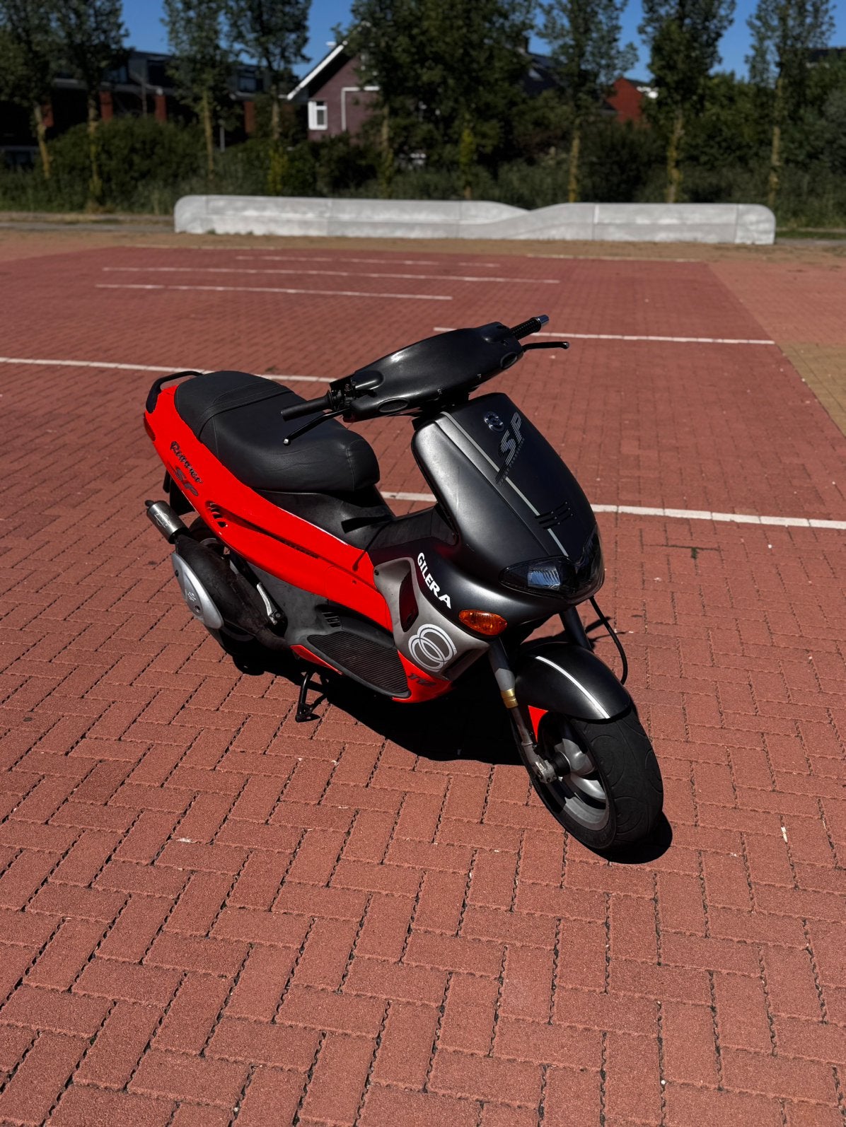 Gilera runner fluo rosso DD ook teruil, Ophalen, Overige modellen, Maximaal 45 km/u, Zo goed als nieuw
