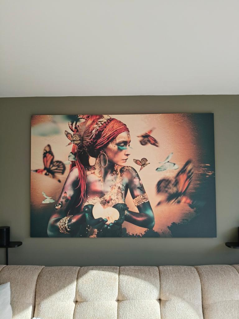 Aluminium schilderij woman with butterflies, Ophalen