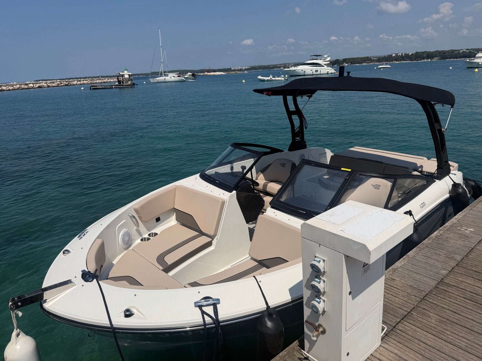 Bayliner V20i- speedboot met trailer 2027 NIEUW INCL BTW, Benzine, Binnenboordmotor, Nieuw, Ophalen of Verzenden