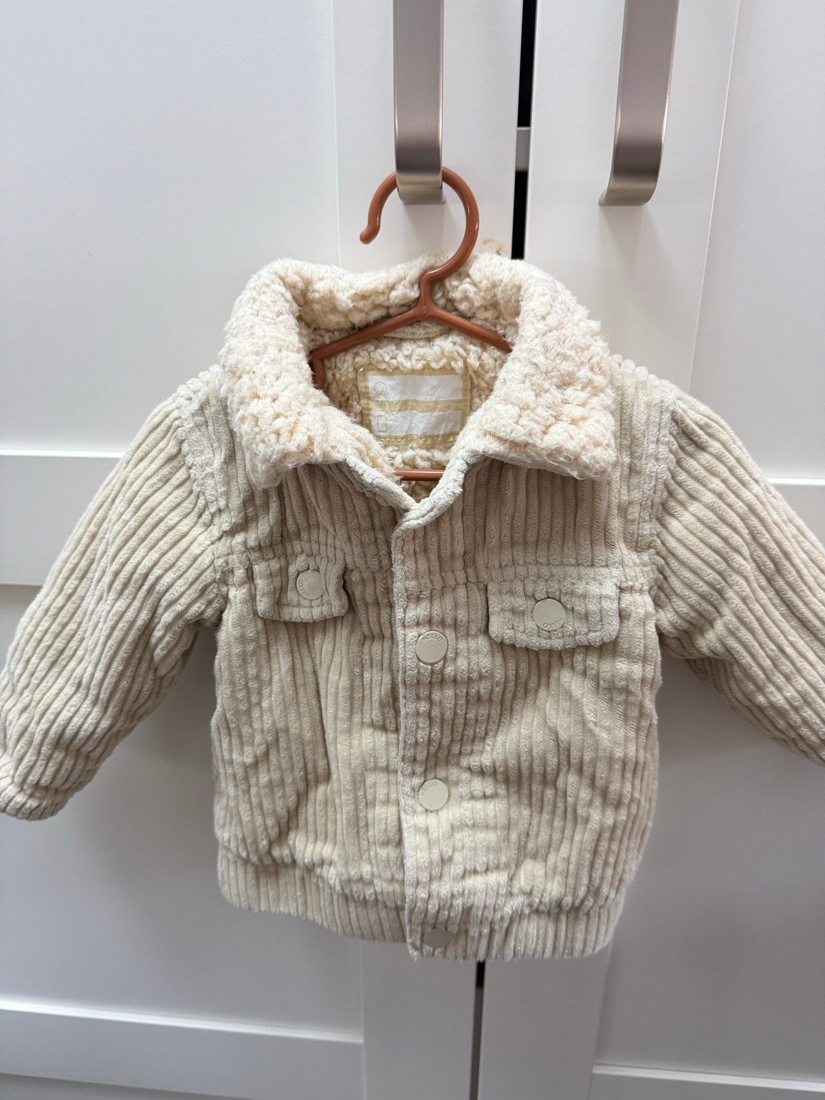 Baby ribfluwelen jasje met teddy voering maat 74, Ophalen of Verzenden, Zo goed als nieuw, Jongetje of Meisje, Jasje