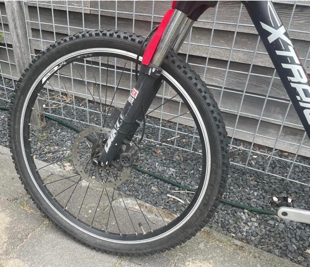 Xtrail Mud 4 Mountainbike Rood/Zwart met Helm, Gebruikt, Hardtail, Heren, Schijfrem
