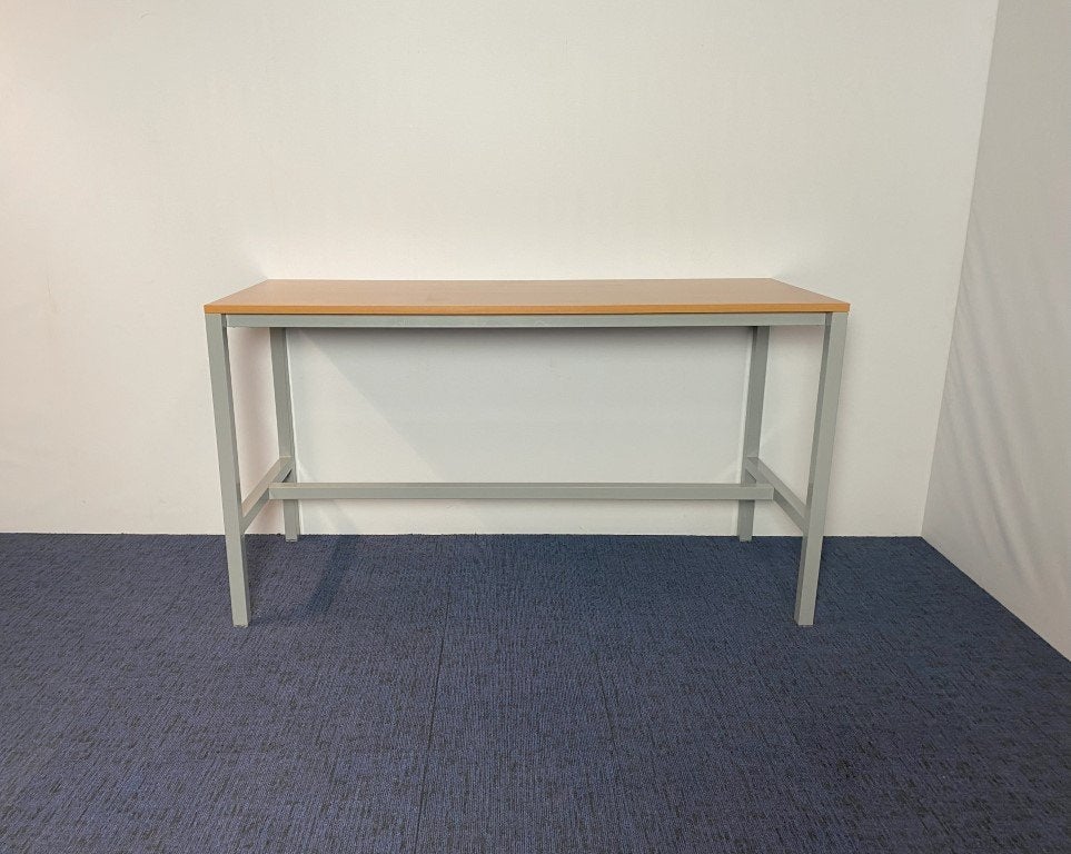 Hoge vergadertafel, beuken blad, alu frame, 200 x 90 cm.
