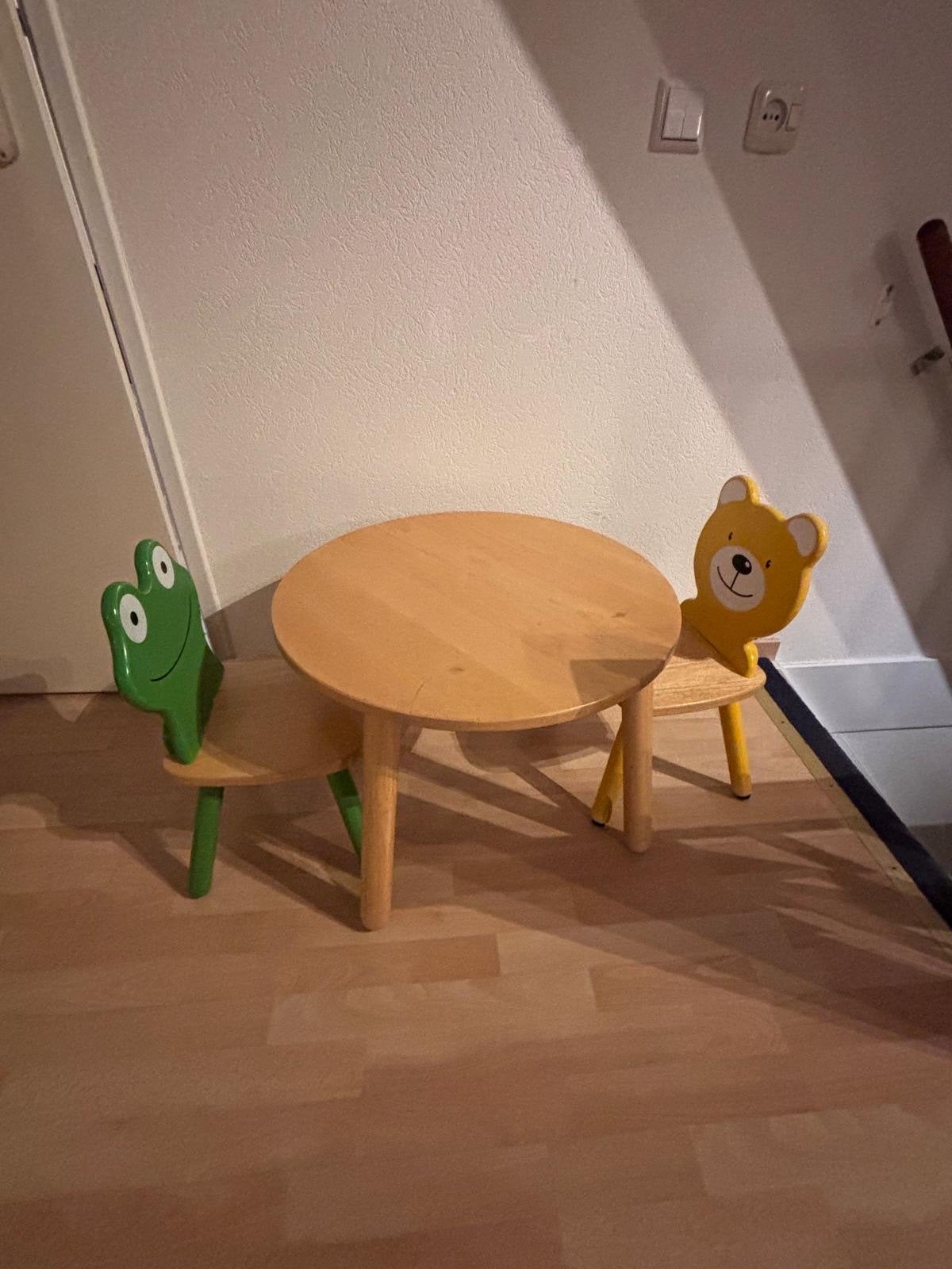 Leuke kinder speelset: tafel, stoelen en speelgoedkist, Ophalen of Verzenden, Gebruikt, Overige typen