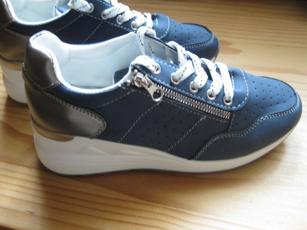 Nieuwe dames schoenen maat 38, Kleding | Dames, Blauw, Nieuw, Ophalen of Verzenden, Sneakers of Gympen