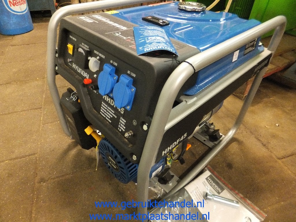 Hyundai benzine generator 220V en 12V 3 KW (a32)35, Doe-het-zelf en Verbouw, Motoren, Ophalen, Nieuw, Benzinemotor, 1400 tot 1800 rpm