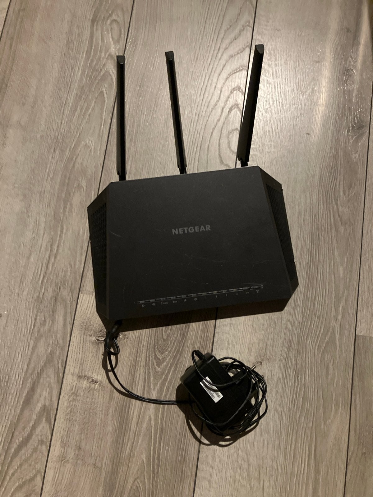 Netgear AC1900 Smart WiFi Router (R7000), Computers en Software, Ophalen of Verzenden, Gebruikt, Router
