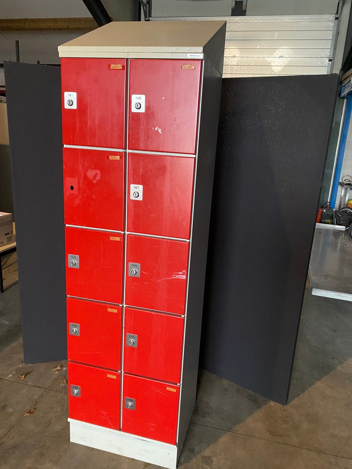 Partij lockerkasten lockers kluisjes rood, Ophalen, Zo goed als nieuw