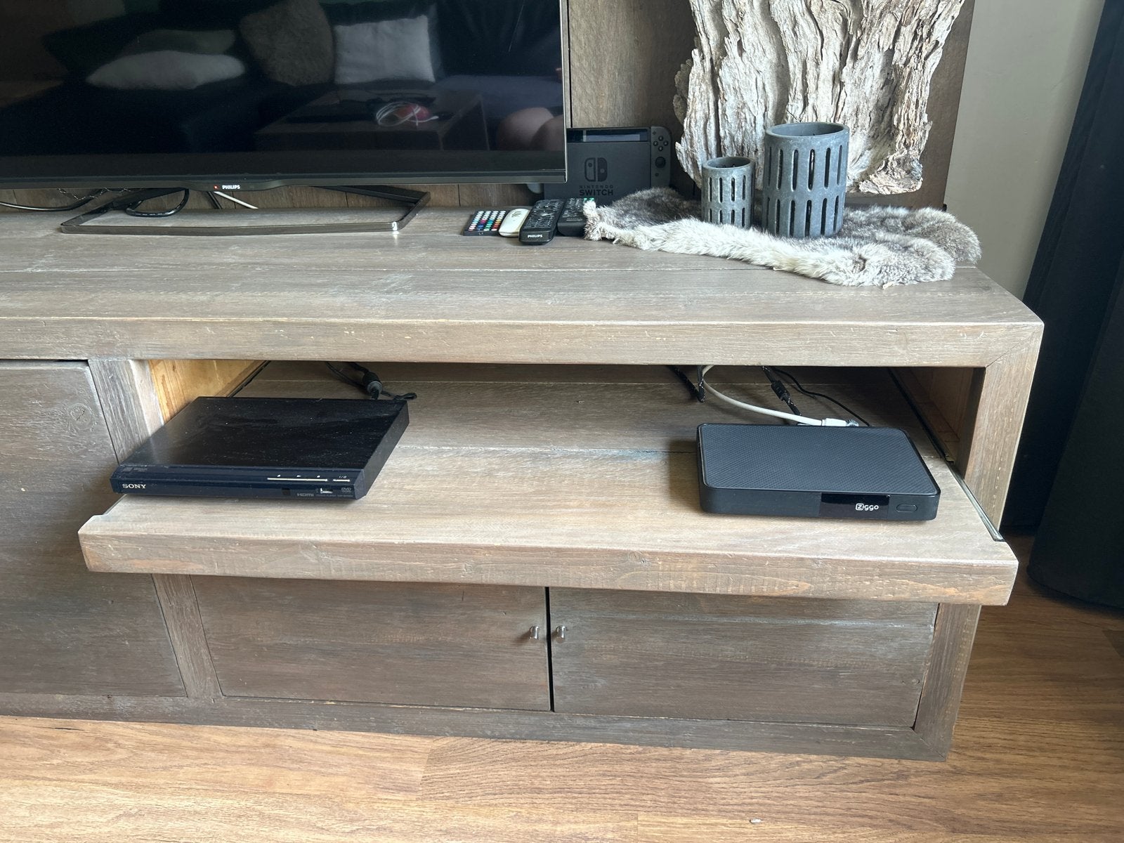 Robuust houten tv-meubel met wandpaneel en planken, Ophalen, Gebruikt, 200 cm of meer, 150 tot 200 cm