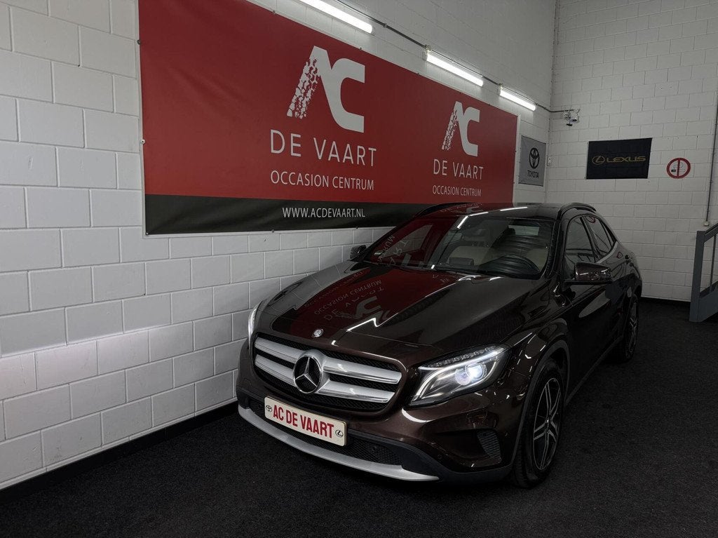 Mercedes GLA-klasse 200 Prestige - AUTOMAAT/NAVI/LEER/XENON, Gebruikt, Euro 6, Bedrijf, 1335 kg