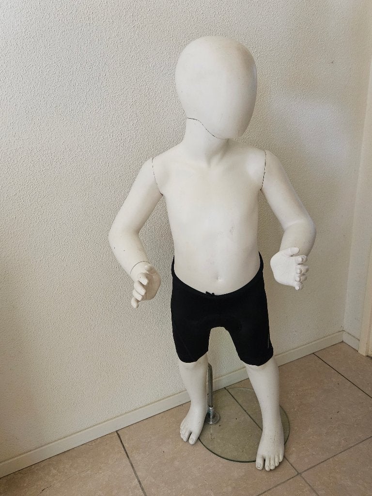 Vintage kinder etalage pop op glazen voet, Ophalen of Verzenden