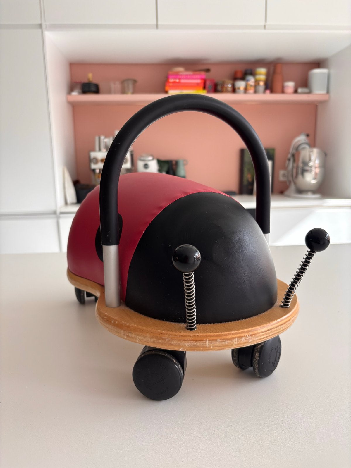 Wheely Bug Lieveheersbeestje Loopauto - Zo goed als nieuw, Ophalen of Verzenden, Zo goed als nieuw, Loopvoertuig