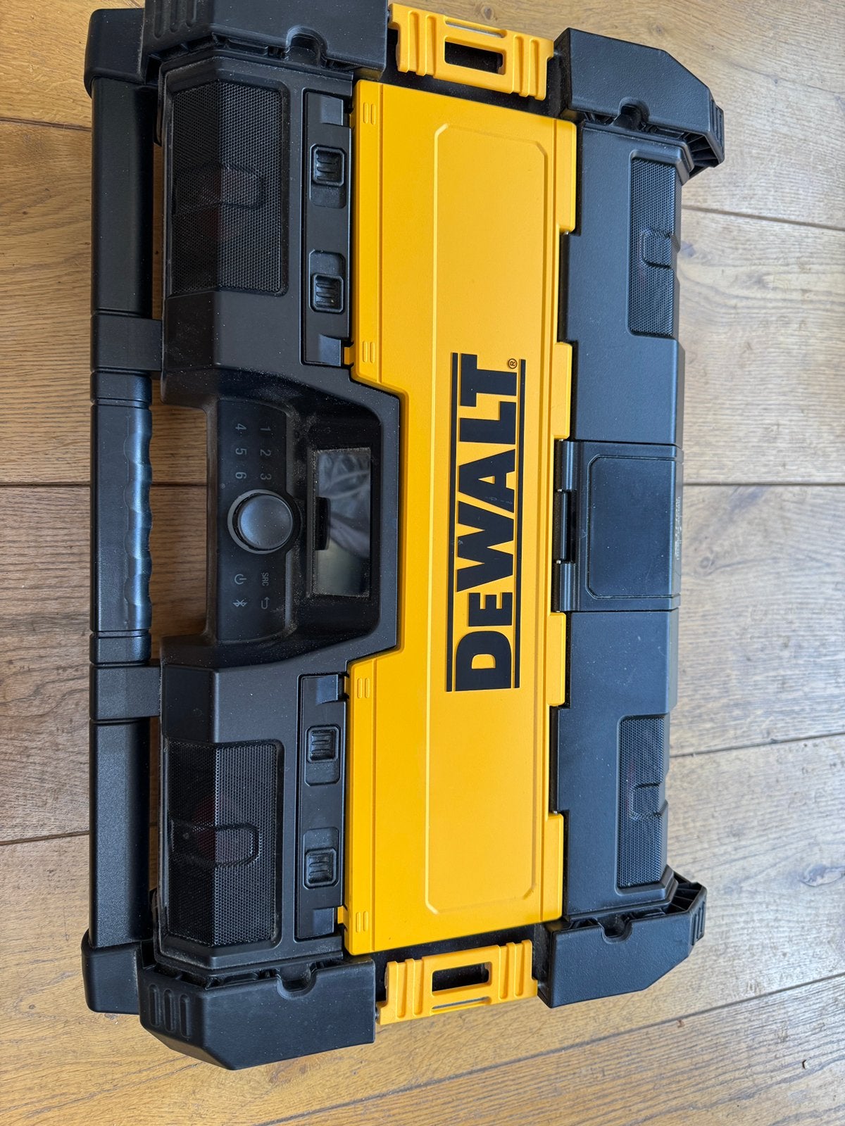 DeWALT DWST1-75659 ToughSystem bouwradio DAB+ bluetooth USB, Ophalen of Verzenden, Gebruikt
