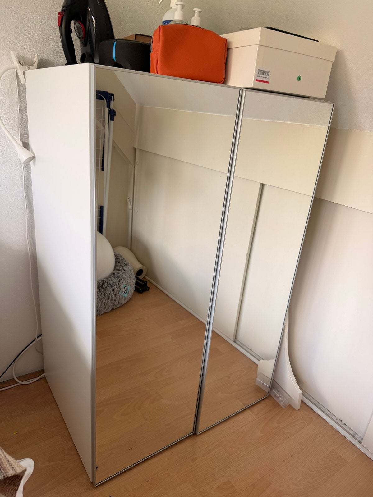 Ikea PLATSA Kast met spiegeldeuren en metalen lade, Huis en Inrichting, Kasten | Kledingkasten, Ophalen, Gebruikt, 100 tot 150 cm