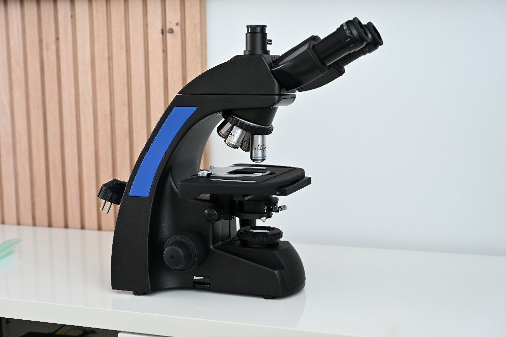 Levenhuk 870T Trinocular microscoop - VRIJWEL NIEUW, Audio, Tv en Foto, Ophalen of Verzenden, Nieuw, 1000x of meer, Biologische microscoop
