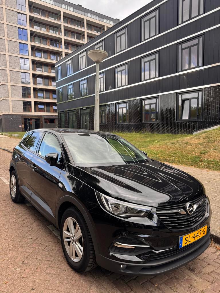 Opel Grandland X 1.2 Turbo 130pk S&S 2018 Zwart 138.000 NAP, Voorwielaandrijving, 1350 kg, Zwart, 1199 cc