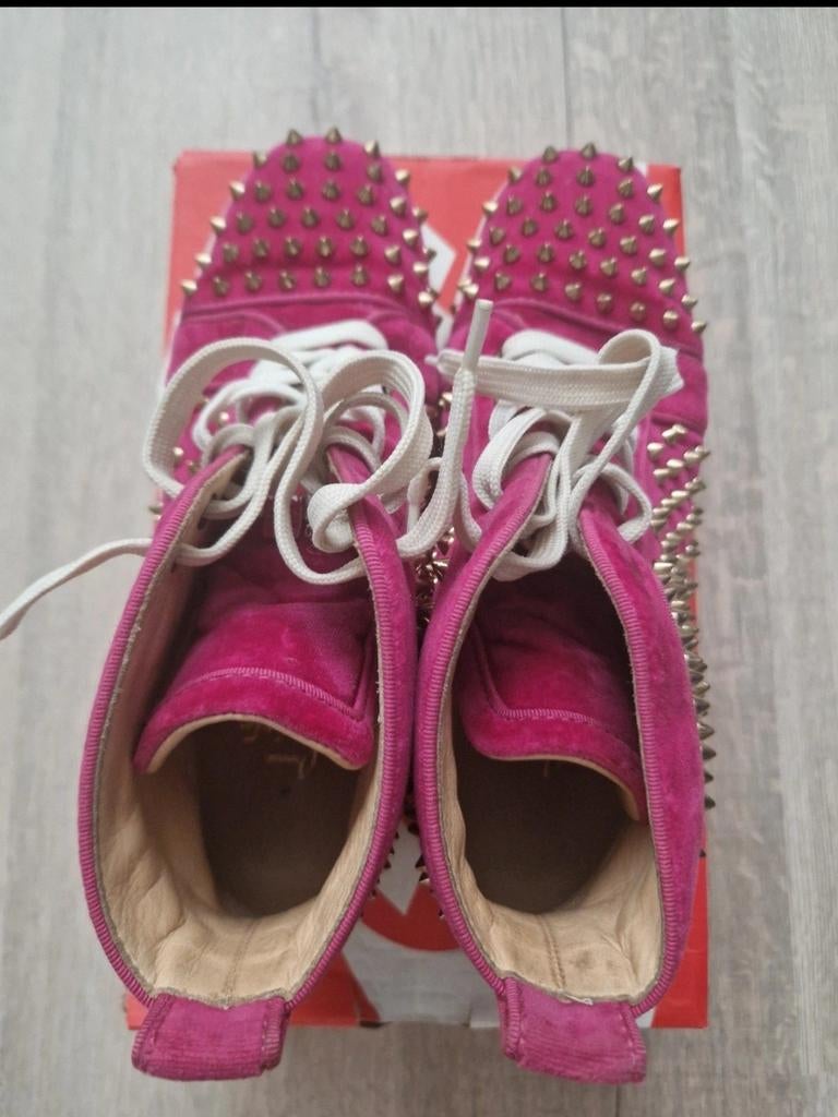 Roze Louboutin in maat 40.5. Alleen ophalen graag., Ophalen, Zo goed als nieuw, Roze, Sneakers of Gympen