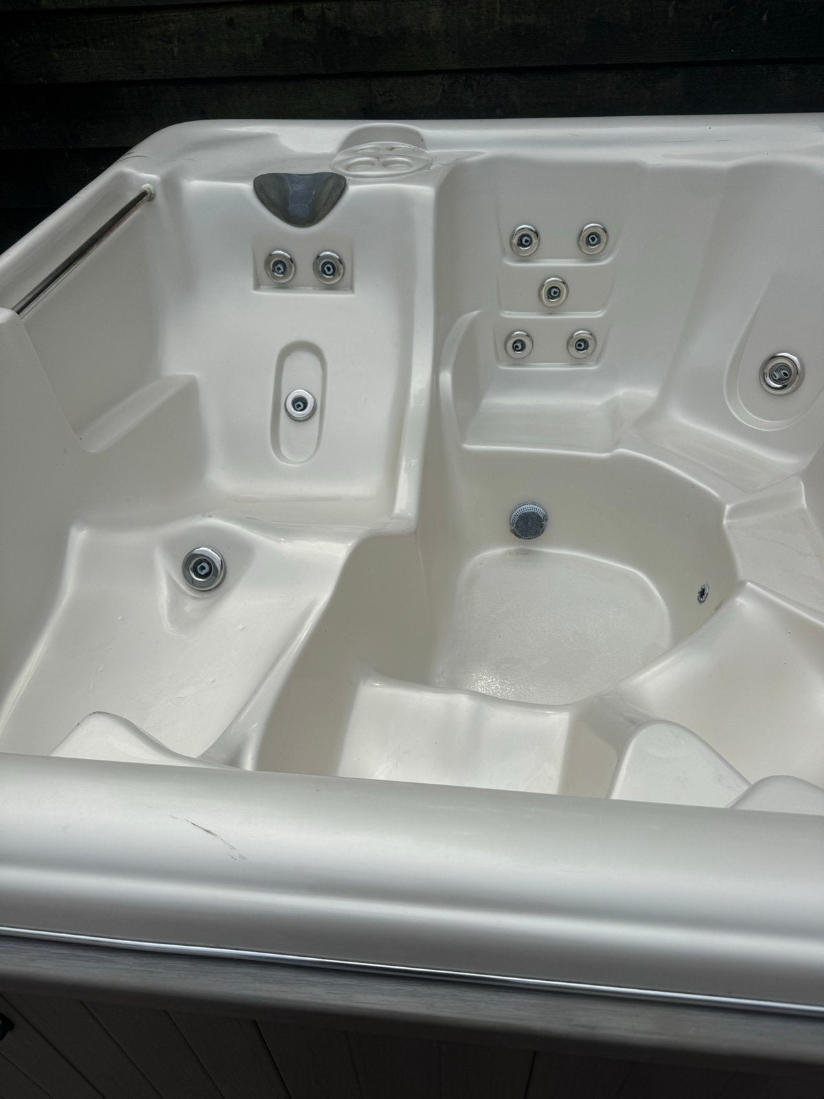 Fonteyn Spas Jacuzzi, Ophalen, Gebruikt, Afdekzeil, Vast
