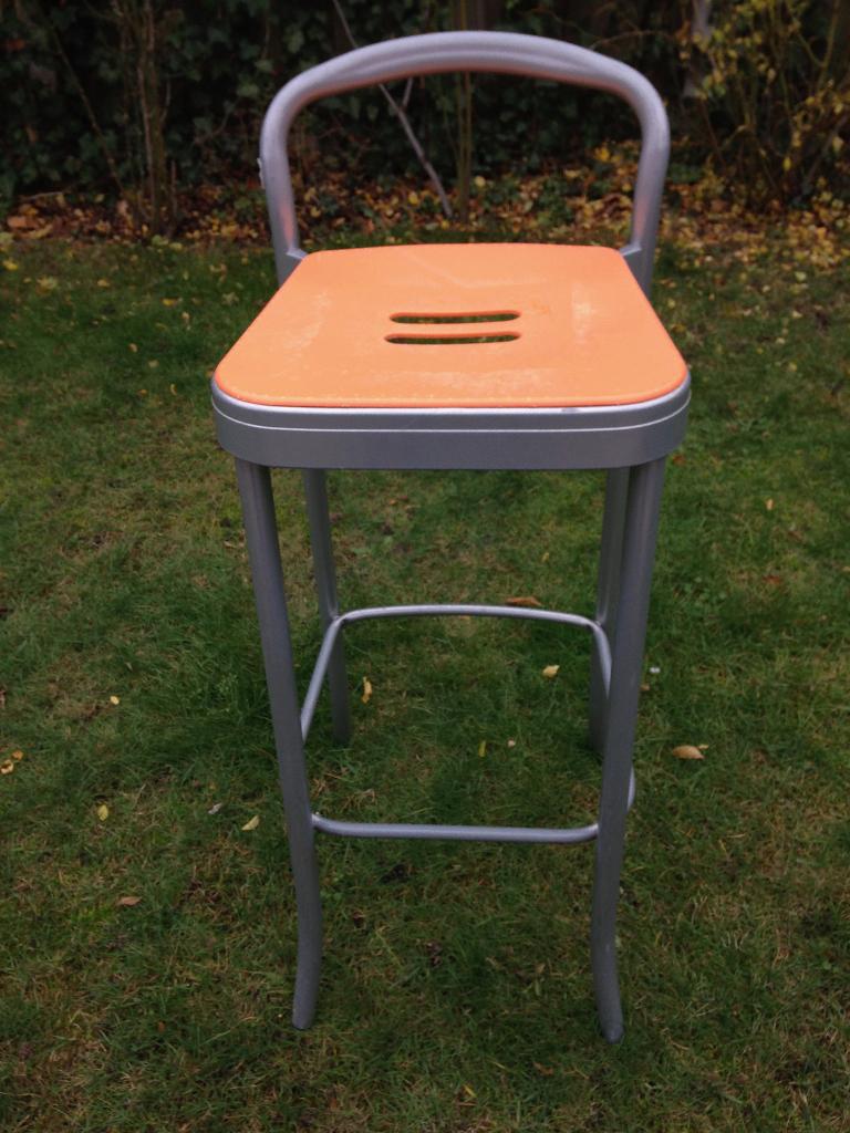 Kartell aluminium barkruk, Gebruikt, 60 tot 90 cm, Ophalen of Verzenden, 1 kruk
