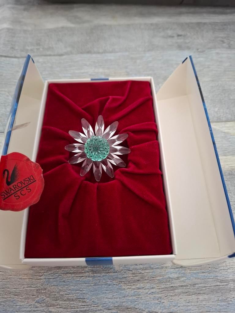 Swarovski groene margriet 2001, Ophalen of Verzenden, Zo goed als nieuw, Figuurtje