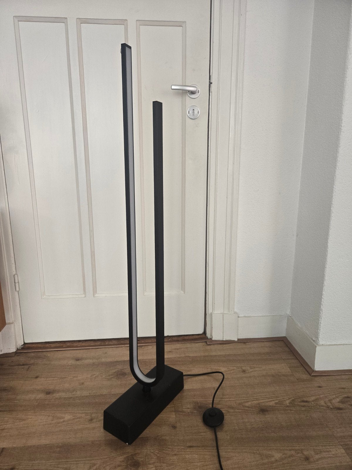 IKEA Vloerlamp - Nieuwstaat, Modern Design, Huis en Inrichting, Lampen | Vloerlampen, Ophalen, 100 tot 150 cm, Nieuw, Metaal