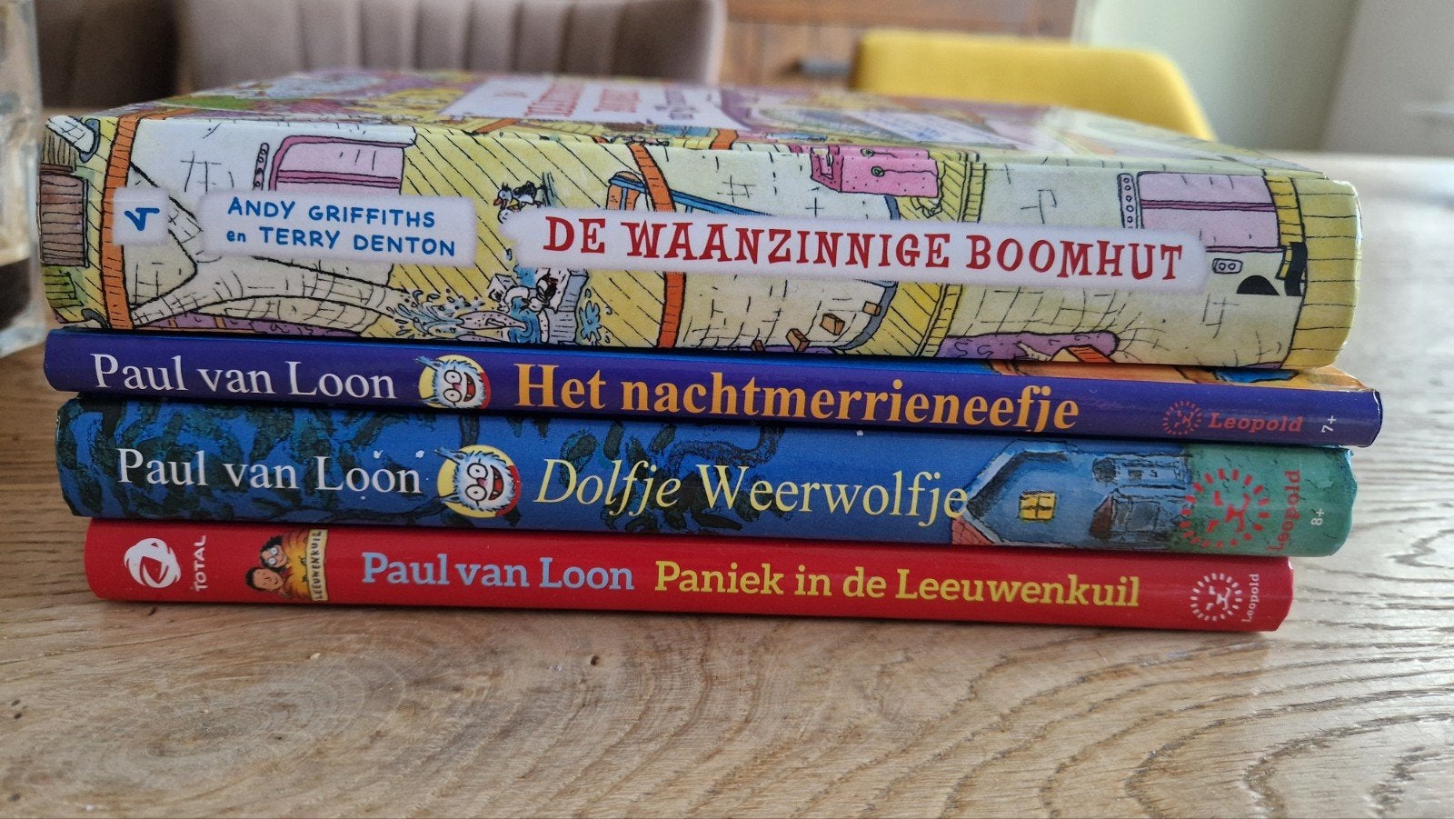 dolfje weerwolfje - de waanzinnige boomhut 52 verdiepingen, Ophalen, Zo goed als nieuw, Paul van Loon