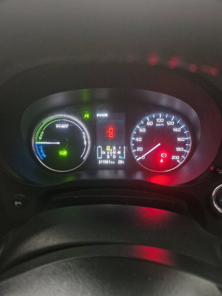 Mitsubishi Outlander PHEV 2015 | Schuifdak | Lederen bekl., Auto's, Mitsubishi, Particulier, Outlander, 4x4, ABS, Achteruitrijcamera