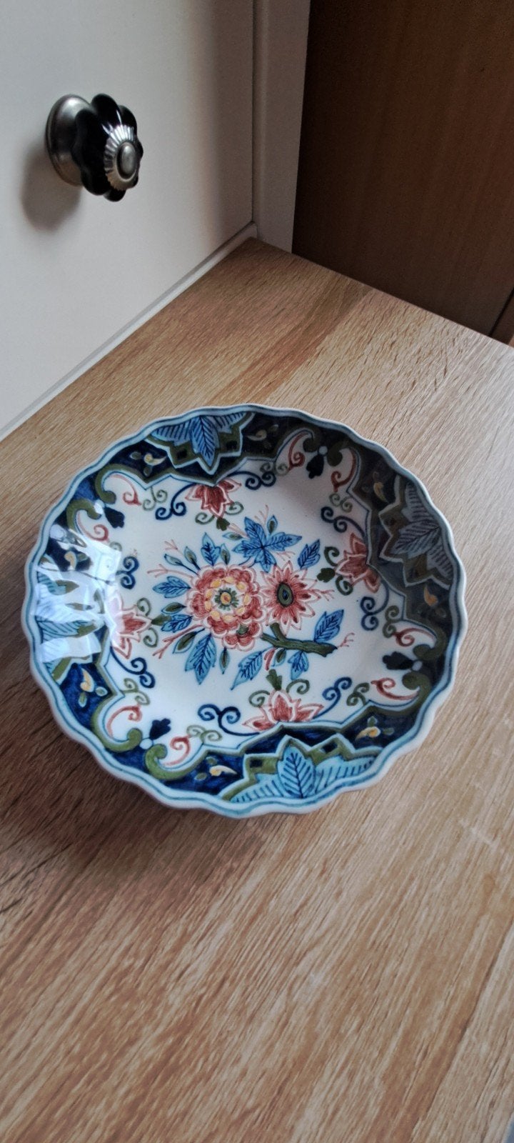 Vintage Makkum aardewerk sierbordje met bloemmotief, Ophalen of Verzenden