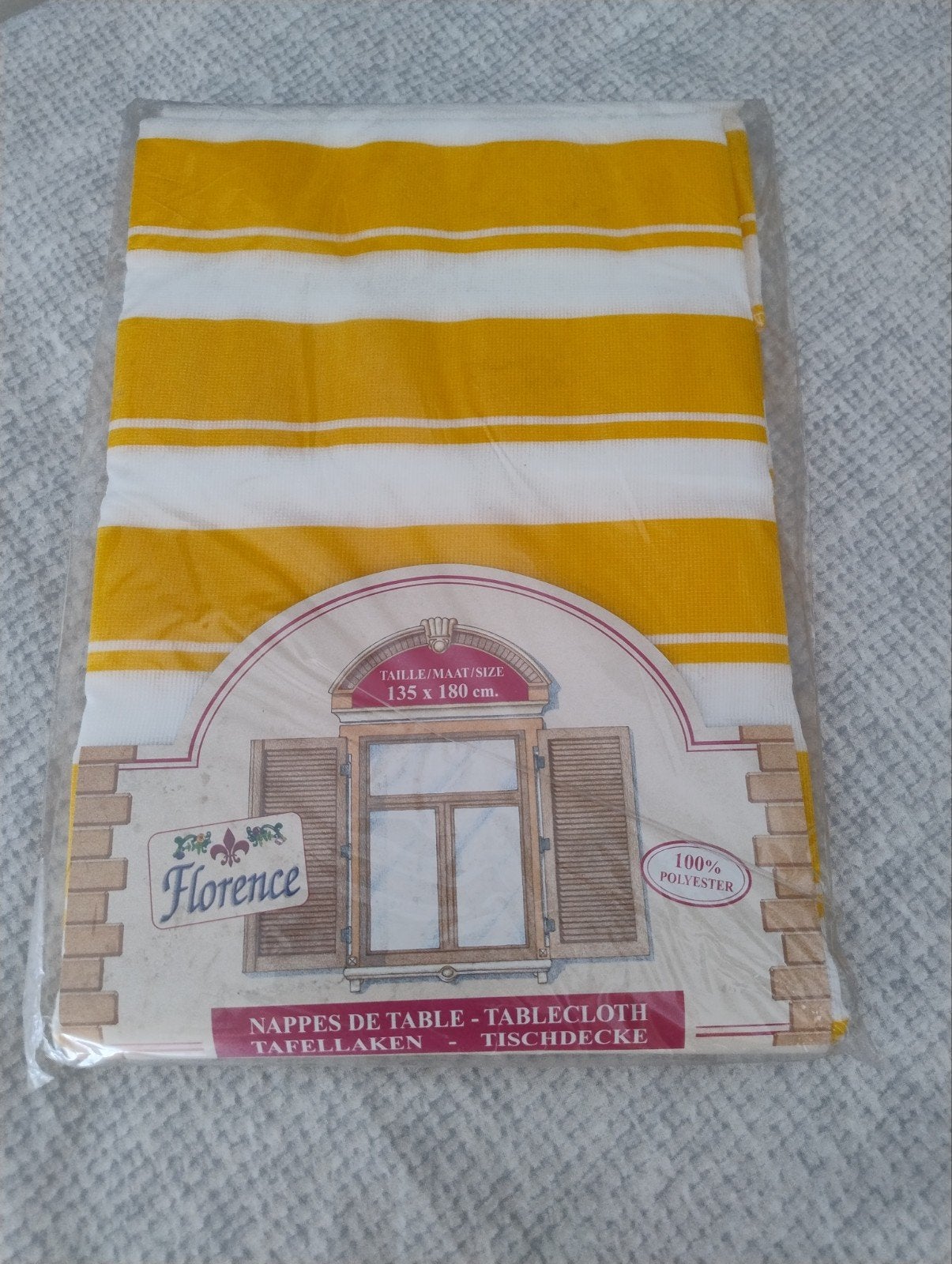 Nieuw polyester tafelkleed geel/wit gestreept 180x135 cm, Nieuw, Ophalen of Verzenden, Geel, Tafelkleed