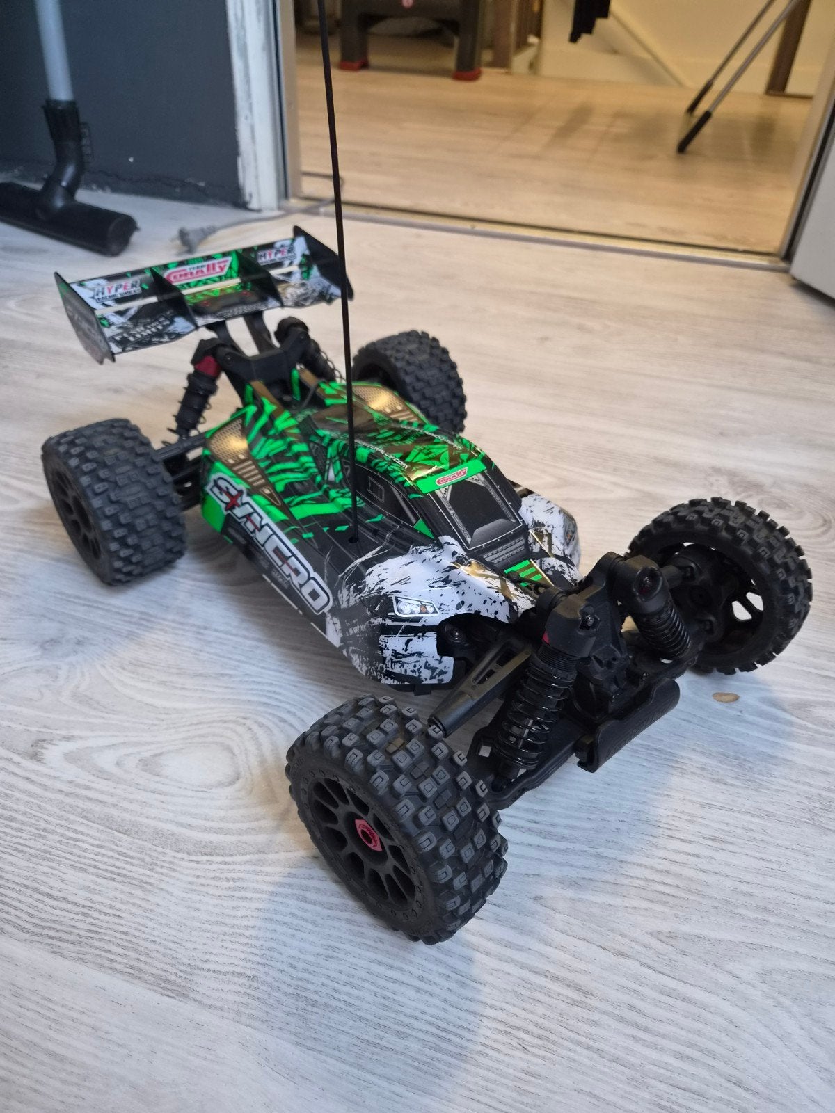 Corally Syncro RC Auto nieuw, Elektro, Auto offroad, Ophalen of Verzenden, Zo goed als nieuw