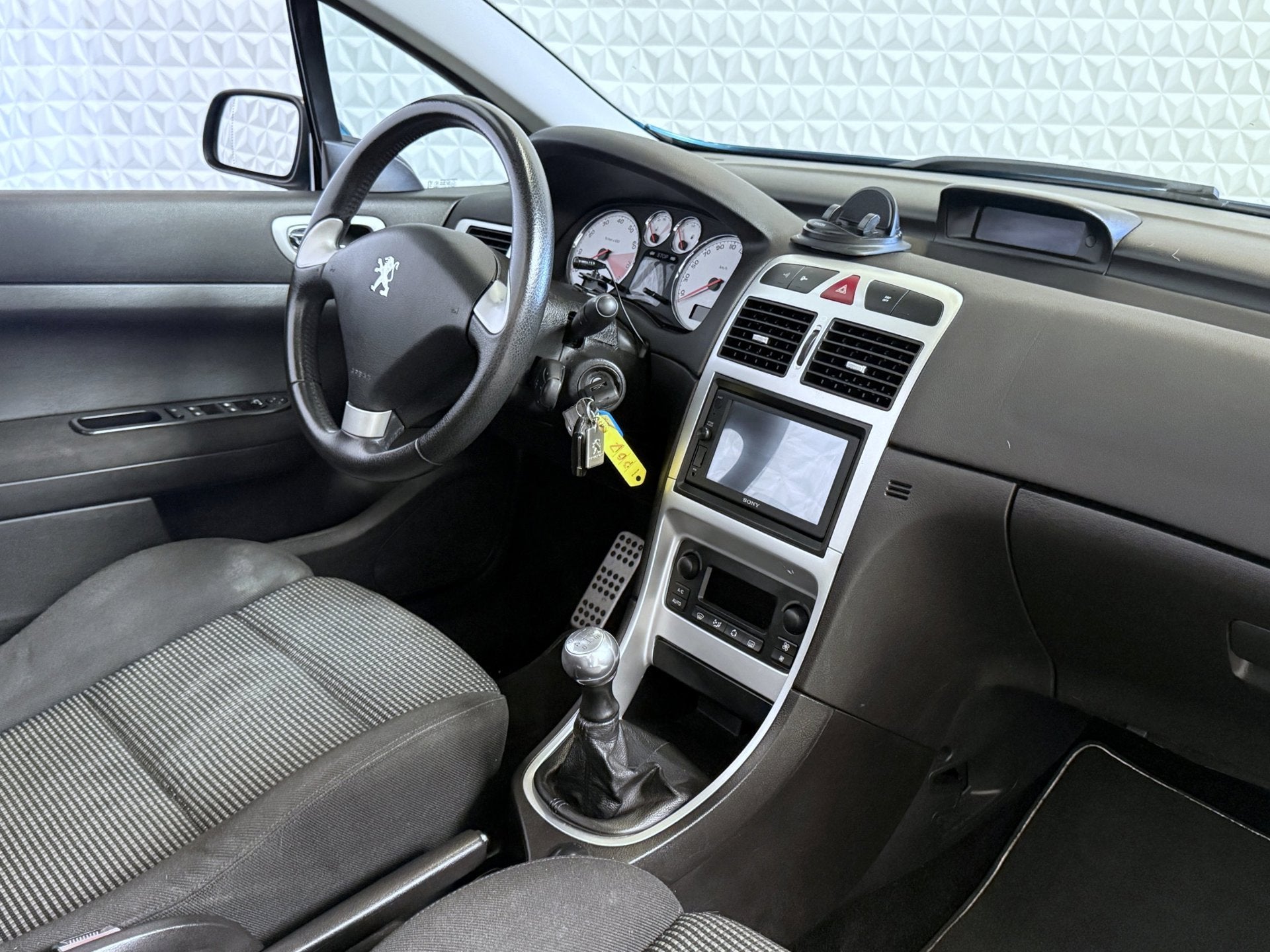 Peugeot 307 CC 1.6-16V Airco-CLIMA-Cruise-PDC / 104.000km (2, Gebruikt, 4 cilinders, Cabriolet, Handgeschakeld