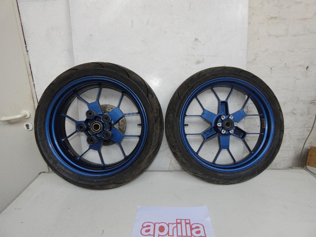 aprilia rsv1000 oz wielen, Ophalen, Gebruikt